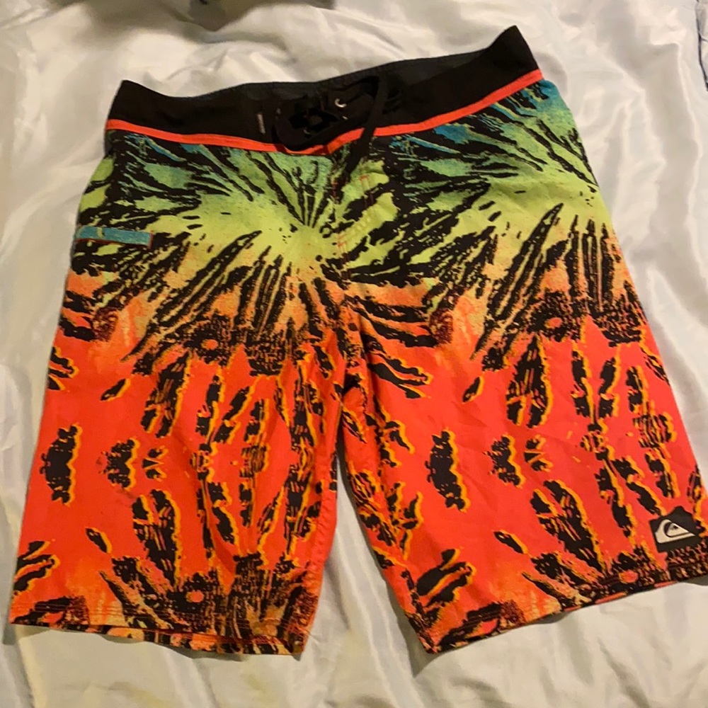 Quicksilver Size 34 Men’s board shorts